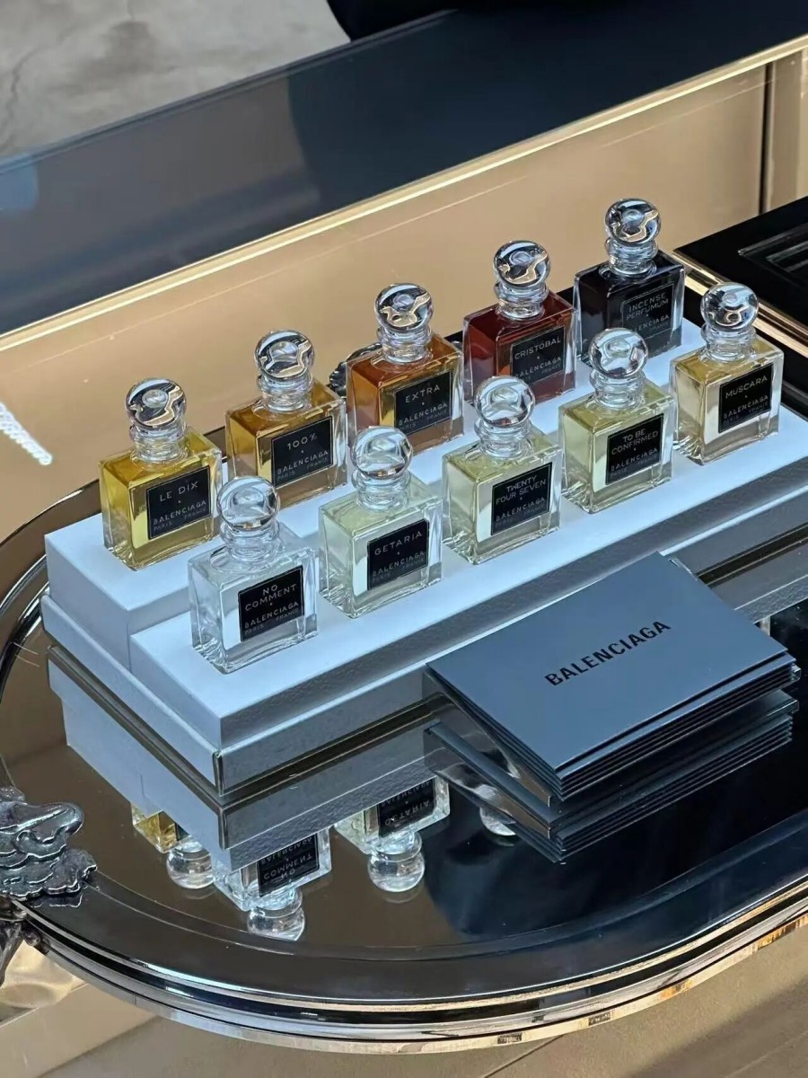 美妆新品|韩束红运口红;毕生之研冻干粉饼;巴黎世家香氛系列... 新品来了