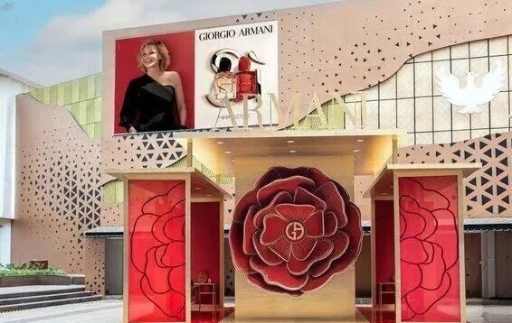 欧莱雅计划评估收购阿玛尼股权；祖玛珑推出AI香水顾问；四款化妆品新原料备案成功