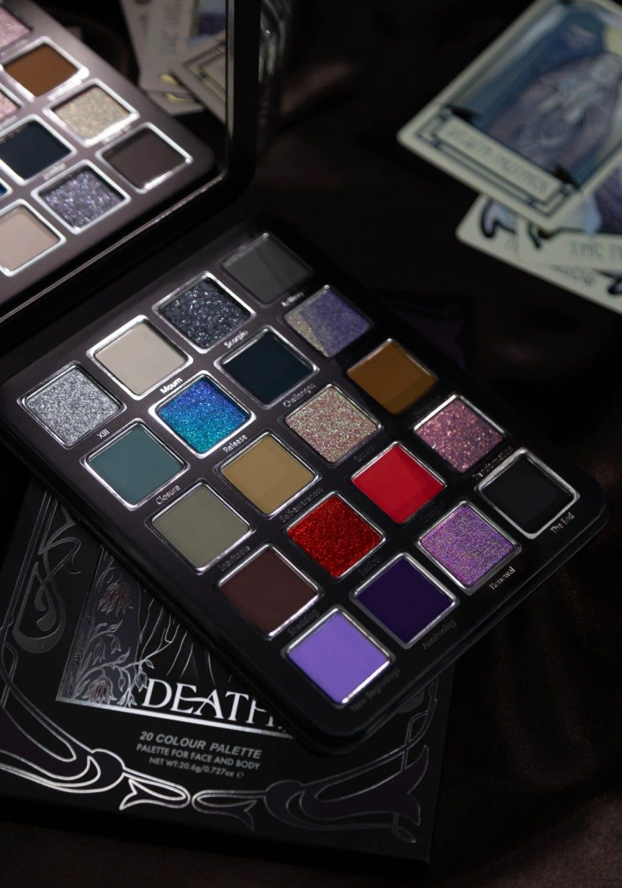 Cosmic Brushes 死亡塔罗眼影盘新品上市