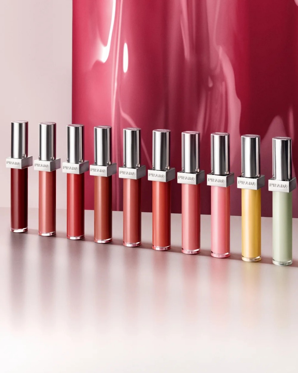 PRADA玻璃唇釉新品上市