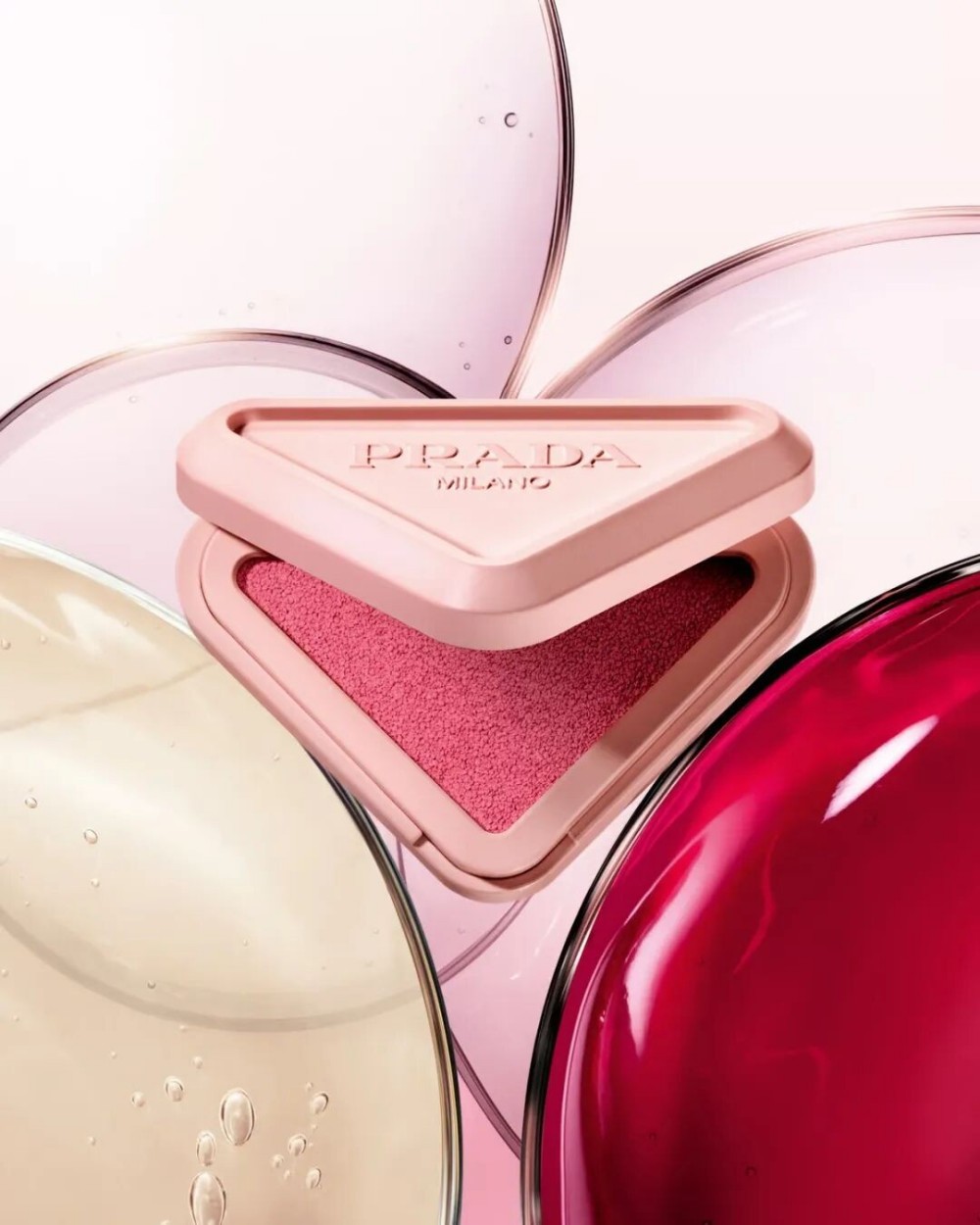 PRADA多功能腮红新品上市
