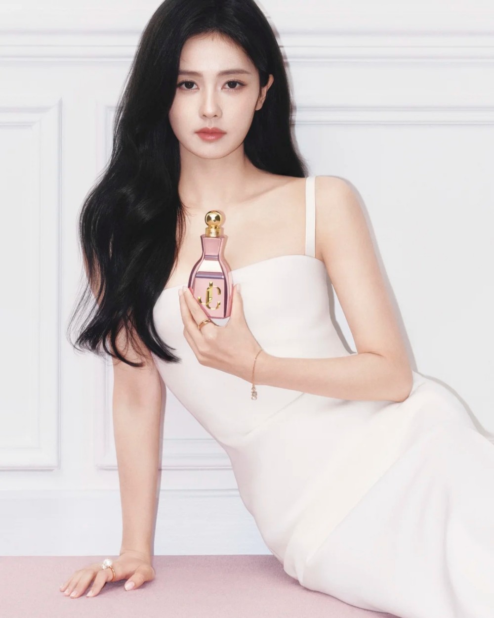 Jimmy Choo 官宣白鹿出任全球品牌代言人