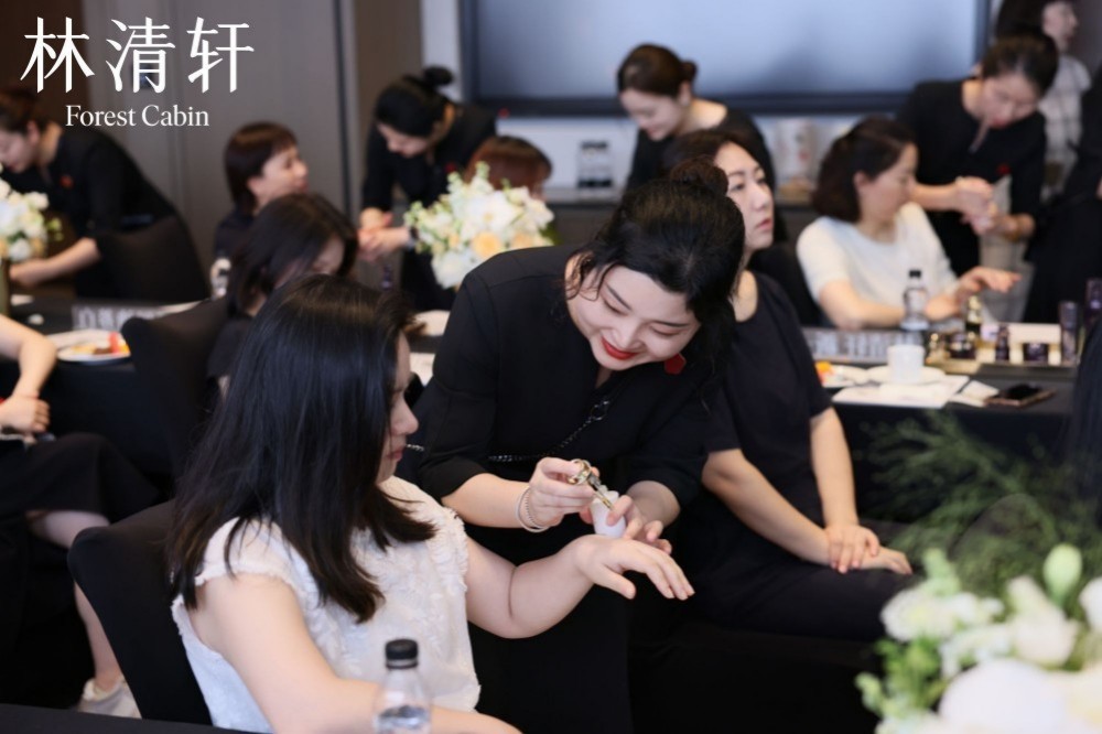 林清轩联动于适开启"美白油店长"营销，推动「以油养白」品类升级
