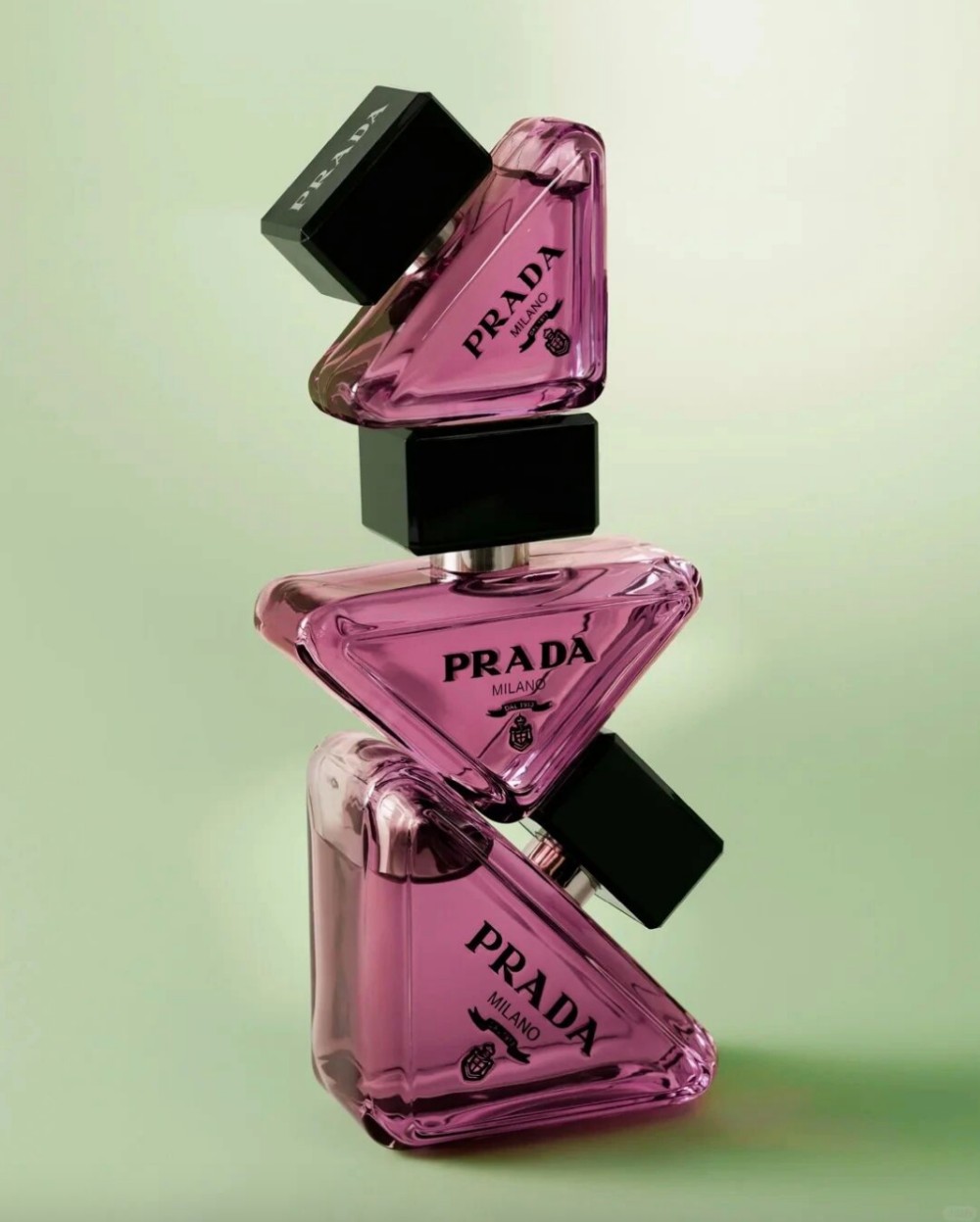 PRADA「我本莫测」悬念香水新品上市